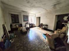 Foto Tre appartamenti in casa signorile d'epoca