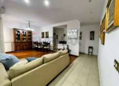 Foto Tre camere da letto,salotto ,studio,cucina ,2 bagni