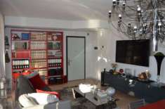 Foto TRE LOCALI DOPPI SERVIZI COMPLETAMENTE ARREDATO