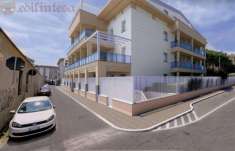 Foto Trilocale con  giardinetto privato