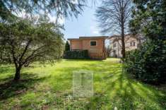 Foto TRILOCALE CON DOPPI SERVIZI E GIARDINO DI 366 MQ A CALOLZIO Centro