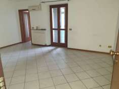 Foto TRILOCALE IN CENTRO PAESE