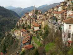 Foto Trilocale in Vendita a Apricale