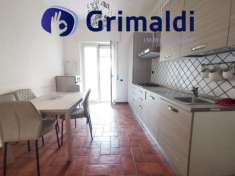 Foto Trilocale in vendita a Pozzuoli