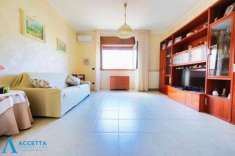 Foto Trilocale in vendita a Taranto