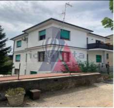 Foto Trilocale in vendita in viale Isonzo, 37