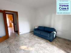 Foto Trilocale luminoso con cucina abitabile e bagno nuovo, Via Marzabotto, Gallarate