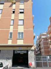 Foto TUSCOLANA | Locale Commerciale ad alto reddito | METRO A