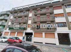 Foto Uffici e studi privati di 265 mq  in vendita a Novara - Rif. 4509894