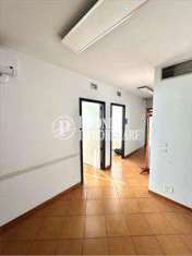 Foto Ufficio in Vendita, 3 Locali, 65 mq, Prato (Stazione)