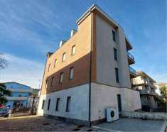 Foto Ufficio in Vendita, pi di 6 Locali, 226 mq, Montesilvano