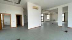 Foto Ufficio in vendita a Cagliari - 6 locali 370mq