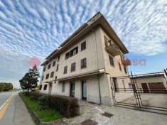 Foto Ufficio in vendita a Pinerolo - 5 locali 126mq