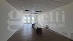 Foto Ufficio in vendita a Prata Di Pordenone - 5 locali 407mq