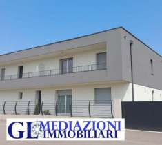 Foto Ultimo appartamento su contesto di tre unit   GL1592