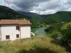 Foto Umbria Nocera Umbra Loc. Stravignano vendesi casa singola con due appartamenti e terreno agricolo