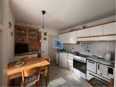 Foto V000449 - VENDESI PORZIONE DI CASA