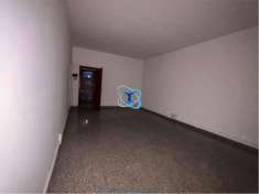 Foto V000454 - VENDESI LOCALI COMMERCIALI CON POSSIBILITA' DI CAMBIO D'USO