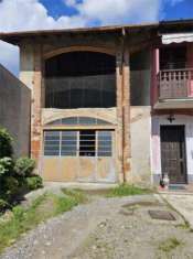 Foto V000946 - CERMENATE vendiamo RUSTICO su due livelli