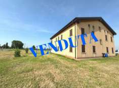 Foto VA0047 - RIO SALICETO STUPENDO TRILOCALE A3 CON "GIARDINO"