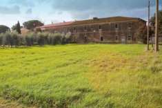 Foto Vada - Rif. R0025. Nella campagna, in posizione tranquilla, porzione terminale di colonica tipica toscana, della superficie complessiva di 320 mq, rip