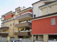 Foto Varedo appartamento di tre locali con doppi servizi con terrazzo di 35 mq