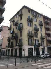 Foto VENDESI 1 CAMERA TINELLO CUCININO BAGNO IN VIA BALTEA/ GIULIO CESARE  53 MQ