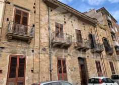 Foto Vendesi Ampio Appartamento di 112 mq  8 Vani, Luminoso e Spazioso a Cefalu