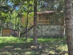 Foto VENDESI CASA DA RISTRUTTURARE CON 2.000mq. DI TERRENO ALBERATO