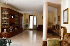 Foto VENDESI CASA INDIPENDENTE CON GIARDINO RIF. V59