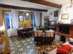 Foto VENDESI Casa semi indipendente 200 mq TOTALI A Conio , frazione di  Borgomaro , con cantina, corte e rustico e grande locale da dividere