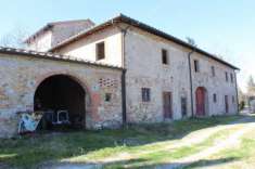 Foto VENDESI CASE RURALI CON TERRENO PRESSI GAMBASSI TERME