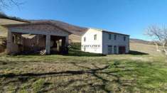 Foto Vendesi intero podere agricolo
a fossombrone, immerso nella suggestiva media valle del fiume metauro, proponiamo in vendita un compendio rustico  posi