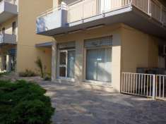 Foto Vendesi locale commerciale/studio/ambulatorio anche con affitto a riscatto