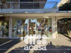 Foto VENDESI NEGOZIO A CESENATICO SUL VIALE CARDUCCI