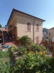 Foto VENDESI OTTIMO APPARTAMENTO IN CASA BIFAMILIARE CON GIARDINO E GARAGE