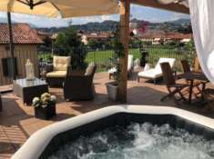 Foto Vendesi palazzetto a Bergamo con attivit  ricettiva