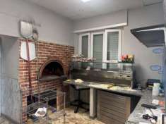 Foto VENDESI PIZZERIA CON FORNO A LEGNA KEBAB A CHIERI CENTRO STORICO