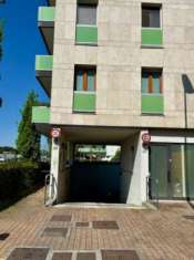 Foto VENDESI POSTO AUTO COPERTO IN VIA BAUSI, 45 (SAN JACOPINO) FIRENZE