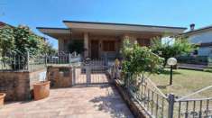 Foto Vendesi villa nella media valle del metauro.
adiagiata in una zona residenziale di nuova espansione, tranquilla e ottimamente servita, proponiamo in v