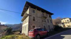 Foto Vendita Casa singola da 300 mq  in Via Martiri della Libert  con giardino