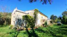 Foto Vendita Rustico casale da 380 mq  con giardino con posto auto