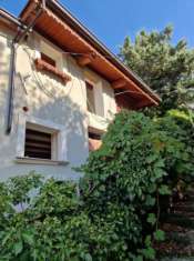 Foto Vendo casa indipendente con giardino