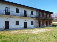 Foto Vergiate - Ampio rustico con giardino
