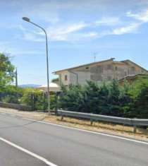 Foto Vero affare in zona strategica  Intero immobile con 2 appartamenti, mansarda