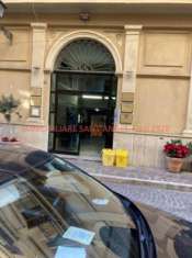 Foto Via Atenea 123 ufficio in palazzo prestigioso con ascensore e  portiere