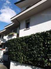 Foto VIAREGGIO CAMPO AVIAZIONE:Villetta a schiera 120 mq con corte. PT:: sala, cucina abitabile e bagno con doccia. Al 1 piano 2 camere matrimoniali e bag
