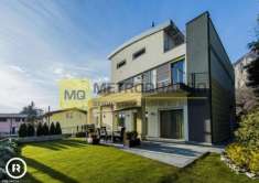 Foto Villa 10 locali - Rif. VillaCastello1