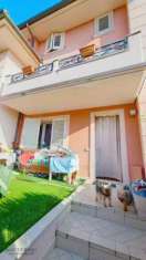 Foto VILLA A SCHIERA di 5 vani e di 110 mq (ALTOPASCIO) rif. 3584