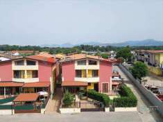 Foto Villa a schiera in Vendita, pi di 6 Locali, 165 mq (Altavilla S